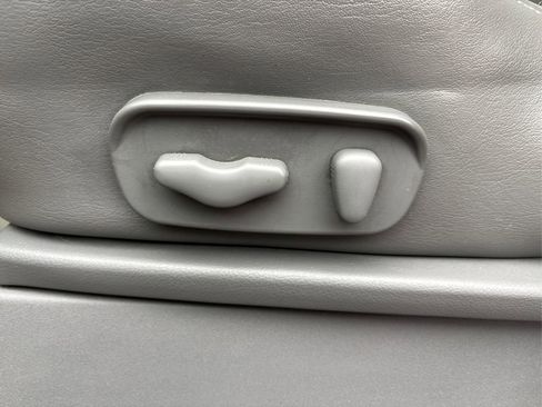 Used 2015 Nissan Frontier SL image 39