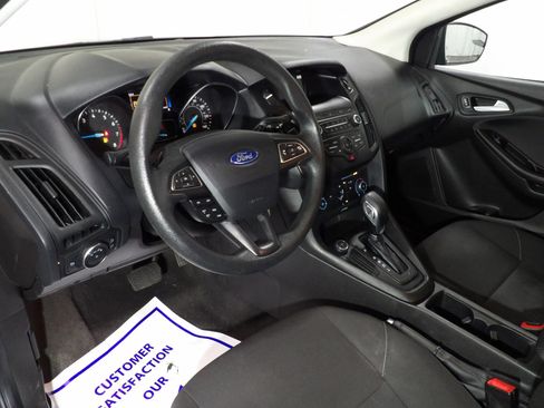 Used 2018 Ford Focus SE FWD image 8