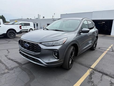Certified 2023 Ford Escape ST-Line Elite AWD/4WD image 8