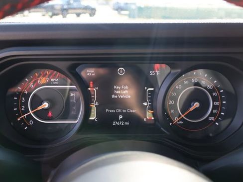 Used 2025 Jeep Wrangler Unlimited Rubicon image 16