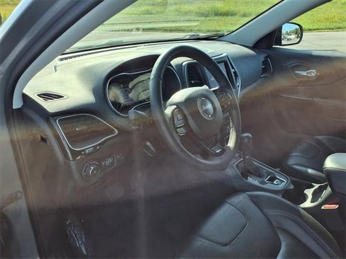 Used 2023 Jeep Cherokee Altitude Lux image 45