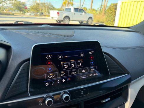 Used 2023 Cadillac CT4 Luxury w/ Cold Weather Package image 38