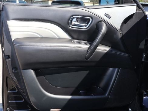 Used 2019 INFINITI QX80 Limited w/ All-Season Package image 7