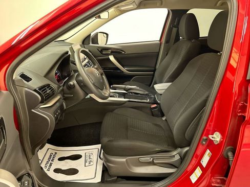 Used 2023 Mitsubishi Eclipse Cross LE image 9