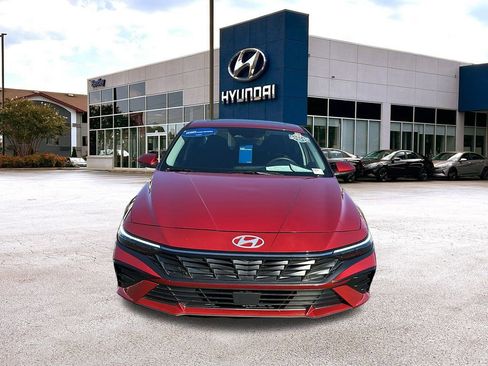 Certified 2024 Hyundai Elantra SEL w/ Convenience Package image 8