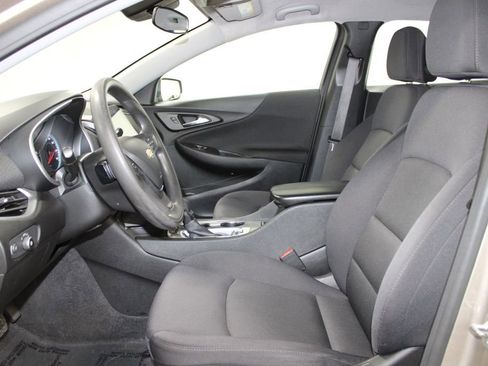 Used 2024 Chevrolet Malibu LT image 19