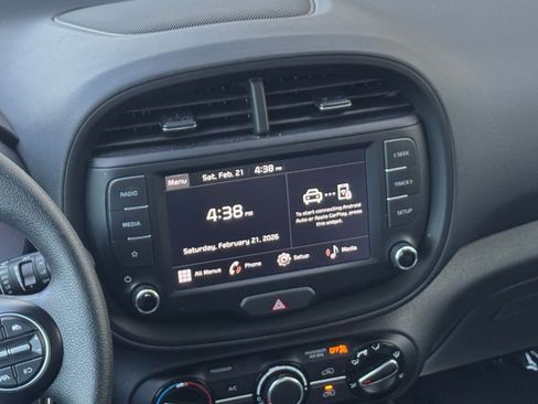 Used 2025 Kia Soul LX w/ LX Technology Package image 17