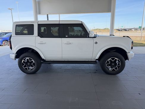 Used 2023 Ford Bronco Outer Banks image 5