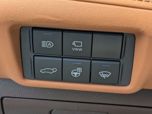 Used 2021 Toyota Highlander Platinum AWD/4WD image 14