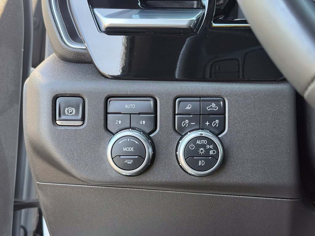 Used 2025 GMC Sierra 1500 SLT AWD/4WD image 26
