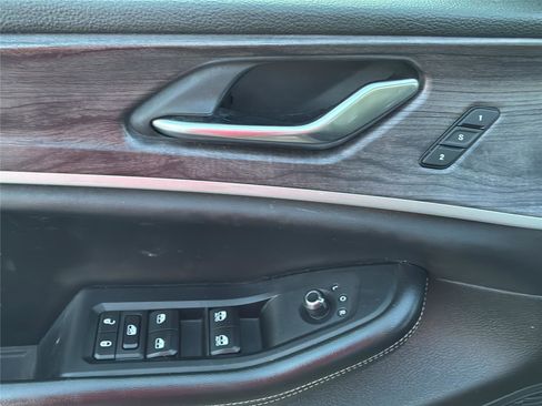 Used 2023 Jeep Grand Cherokee L Limited image 41