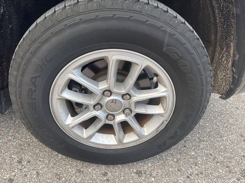 Used 2020 Jeep Grand Cherokee Laredo image 10