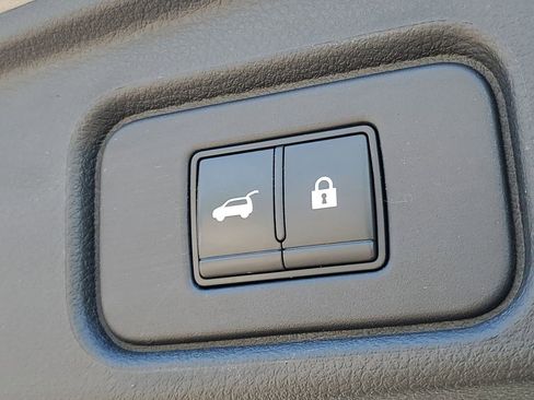 Used 2022 Nissan Pathfinder Platinum image 8