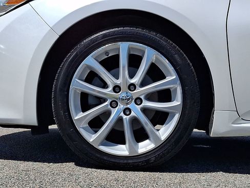 Used 2014 Toyota Avalon Limited FWD image 9