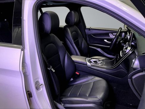 Used 2018 Mercedes-Benz GLC 300 4MATIC w/ Multimedia Package image 28