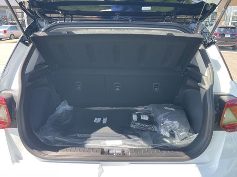 New 2025 Hyundai Venue Limited image 11