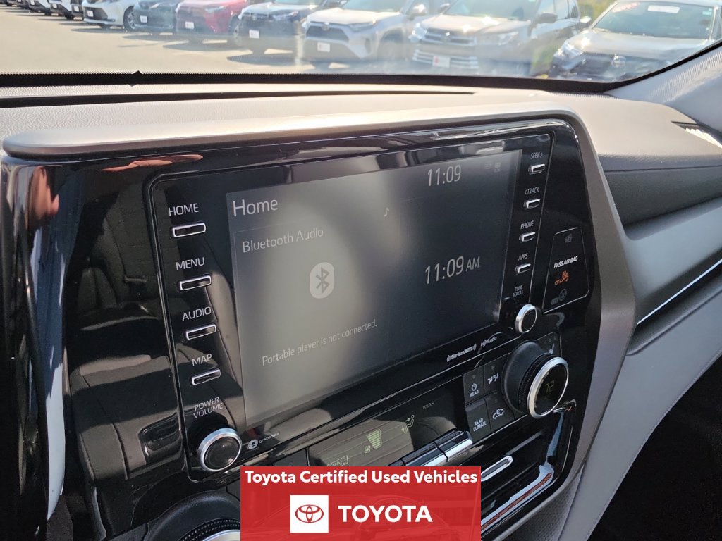 Certified 2021 Toyota Highlander XLE AWD/4WD image 19