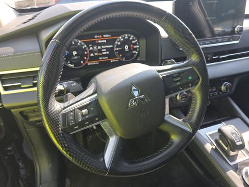 Used 2023 Mitsubishi Outlander SE AWD/4WD image 10