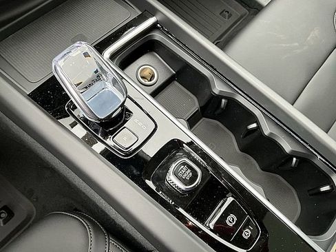 New 2026 Volvo XC60 B5 Plus w/ Protection Package Premier image 17