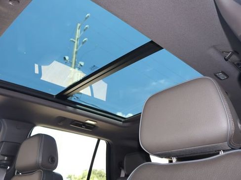 Used 2022 GMC Yukon Denali RWD image 32
