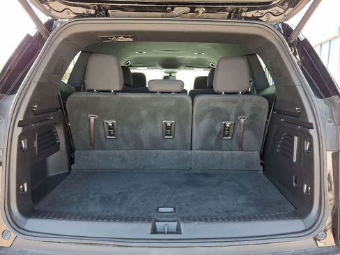 Certified 2025 GMC Acadia Elevation FWD image 32