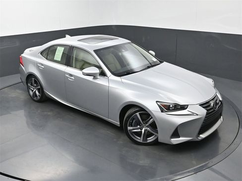 Used 2017 Lexus IS 200t w/ Premium Package image 29