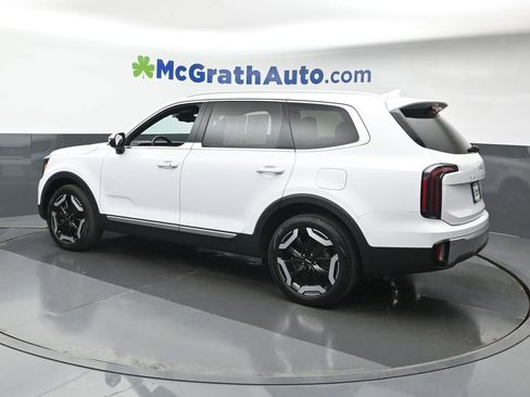 Used 2024 Kia Telluride EX w/ EX Captain's Chair Package image 24