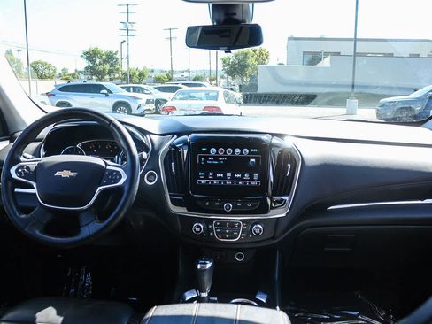 Used 2018 Chevrolet Traverse RS image 18