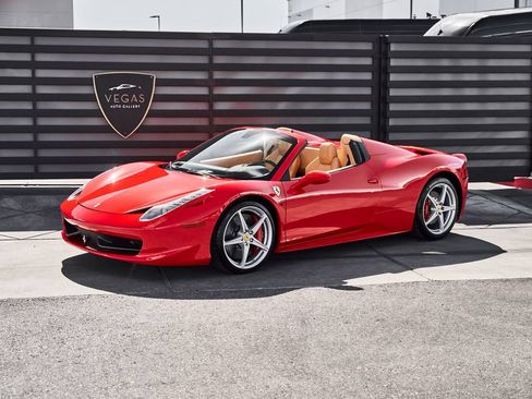 Used 2012 Ferrari 458 Spider RWD image 5