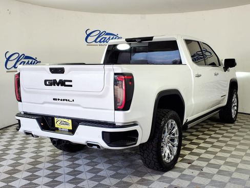 Used 2024 GMC Sierra 1500 Denali w/ Technology Package AWD/4WD image 7