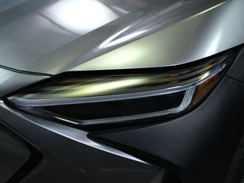 Used 2023 Subaru Solterra AWD image 19