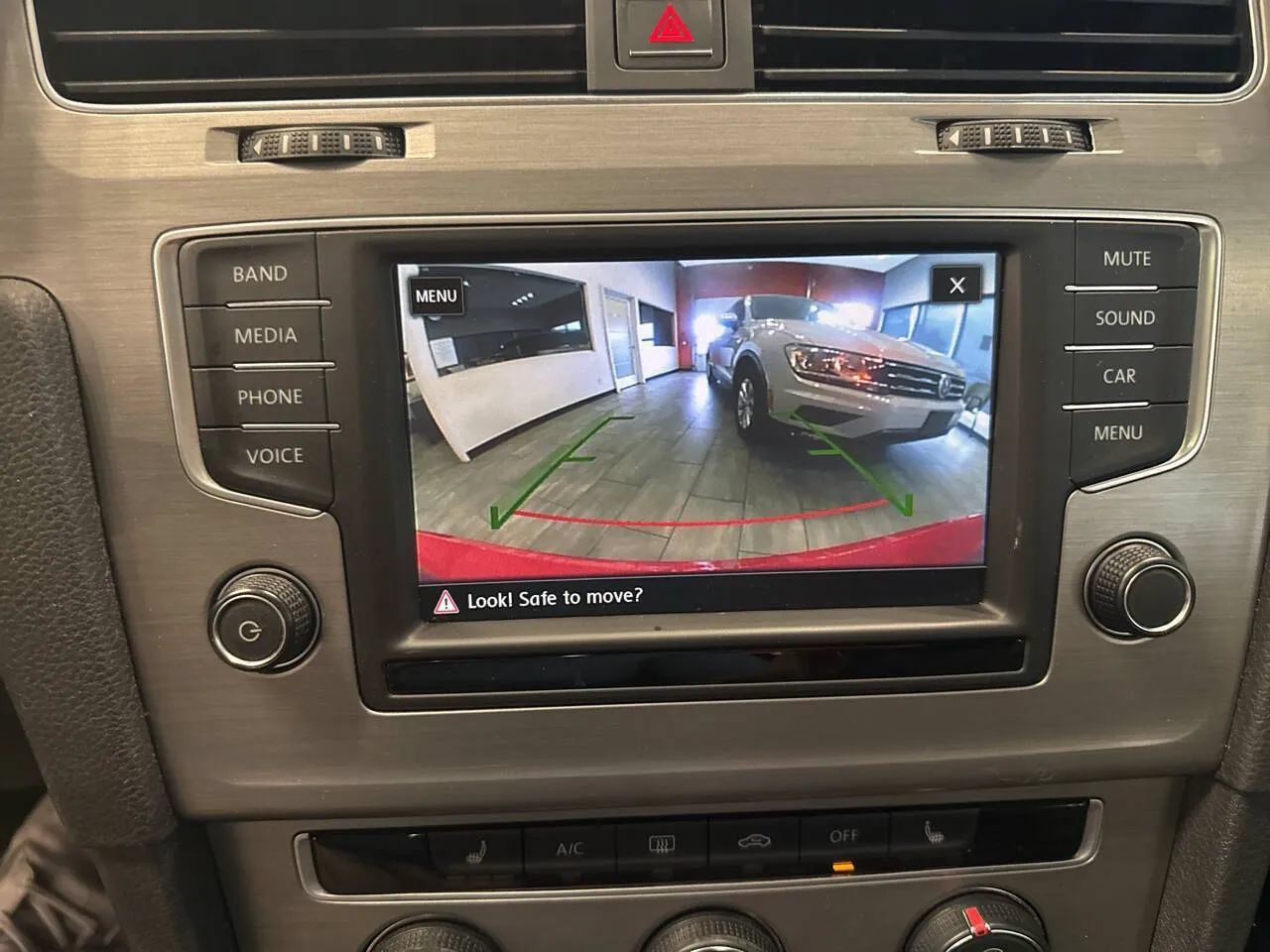 Used 2017 Volkswagen Golf Wolfsburg Edition FWD image 23