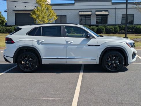 New 2026 Volkswagen Atlas Cross Sport SEL R-Line AWD/4WD image 3