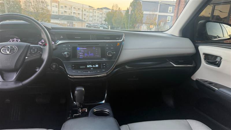 Used 2014 Toyota Avalon XLE Touring FWD image 21