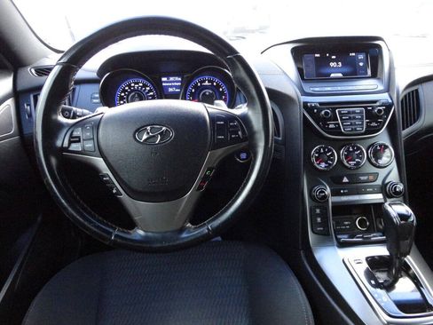 Used 2016 Hyundai Genesis 3.8 RWD image 38