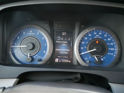 Used 2015 Toyota Sienna XLE w/ XLE Navigation Package FWD image 21
