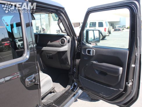 Used 2024 Jeep Wrangler Unlimited Rubicon image 26