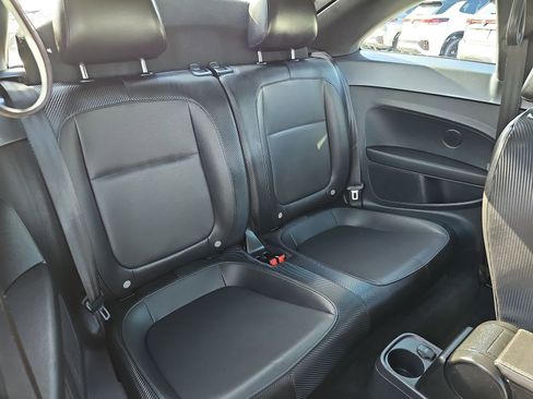 Used 2015 Volkswagen Beetle TDI FWD image 11