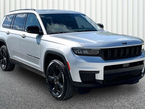 Used 2023 Jeep Grand Cherokee L Laredo AWD/4WD image 1