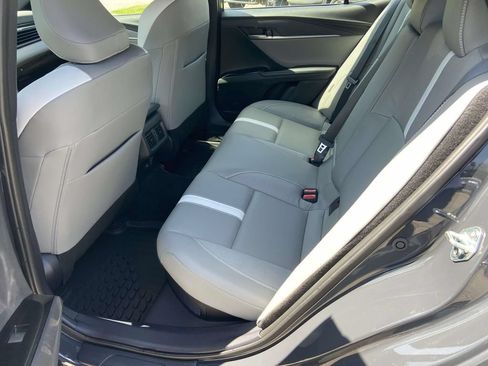 Used 2025 Toyota Camry SE FWD image 18