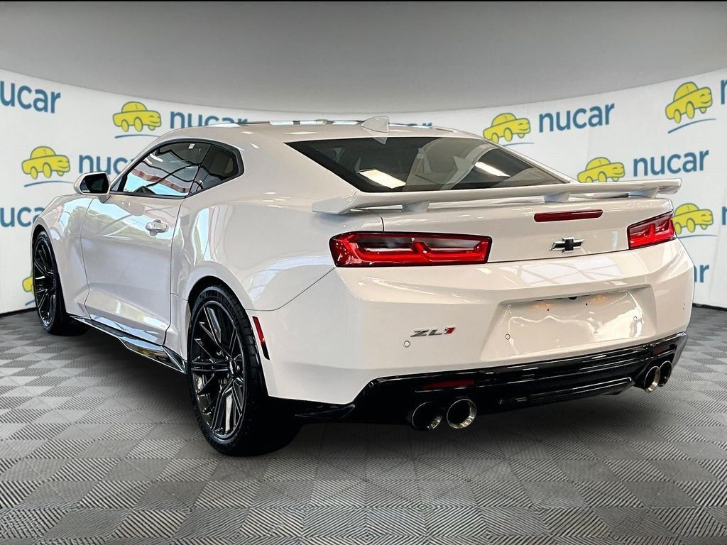 Used 2018 Chevrolet Camaro ZL1 RWD image 4