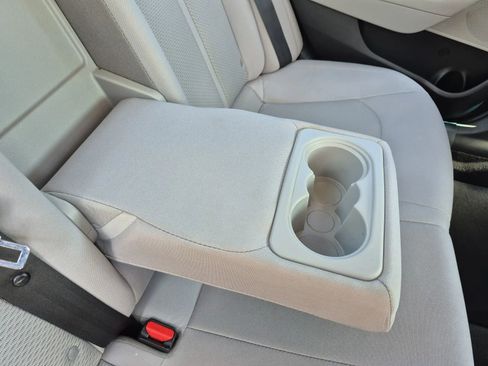 Used 2011 Toyota Prius Four image 21