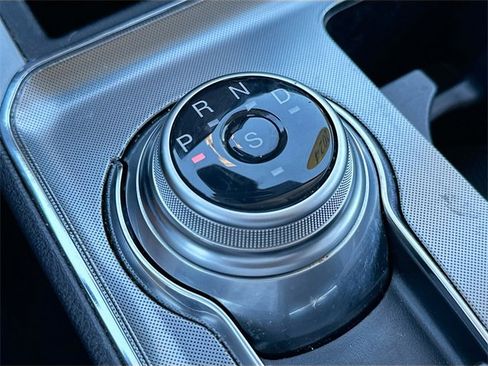 Used 2024 Ford Edge SEL w/ Sport Appearance Package image 16