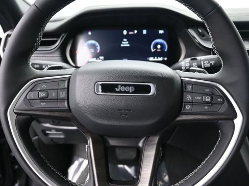 New 2026 Jeep Grand Cherokee Altitude image 12
