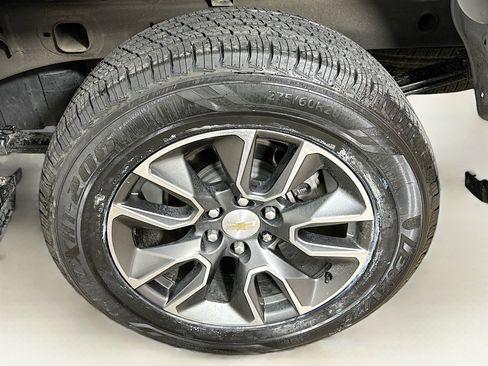 Used 2024 Chevrolet Silverado 1500 LT image 11