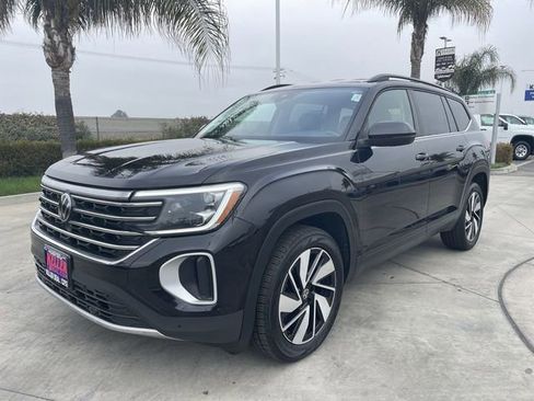 Used 2024 Volkswagen Atlas SE image 1