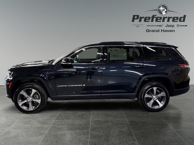 Used 2024 Jeep Grand Cherokee L Limited AWD/4WD image 10