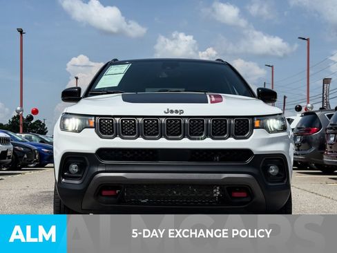 Used 2024 Jeep Compass Trailhawk AWD/4WD image 3
