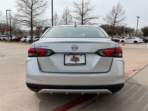 Used 2025 Nissan Versa SV image 7