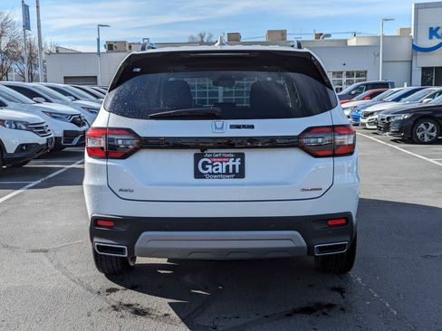 New 2025 Honda Pilot Touring image 5